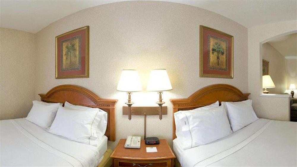 Armoni Inn & Suites Orangeburg ภายนอก รูปภาพ